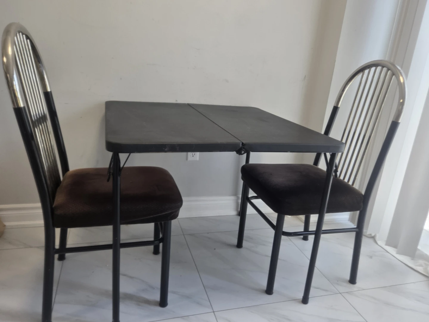 Folding Table with 2 Chairs and 1 island chair/bar stool)