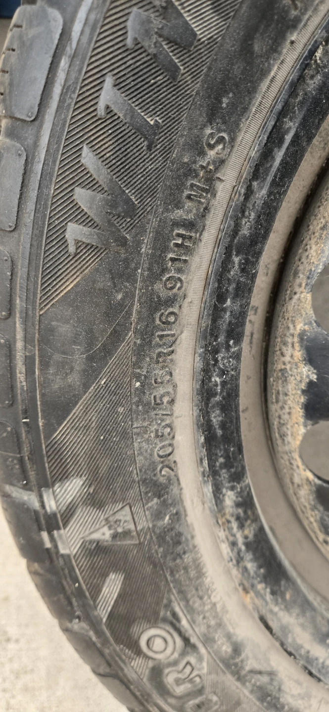 Winter Tire on Rim - 205/55R16 - photo 3