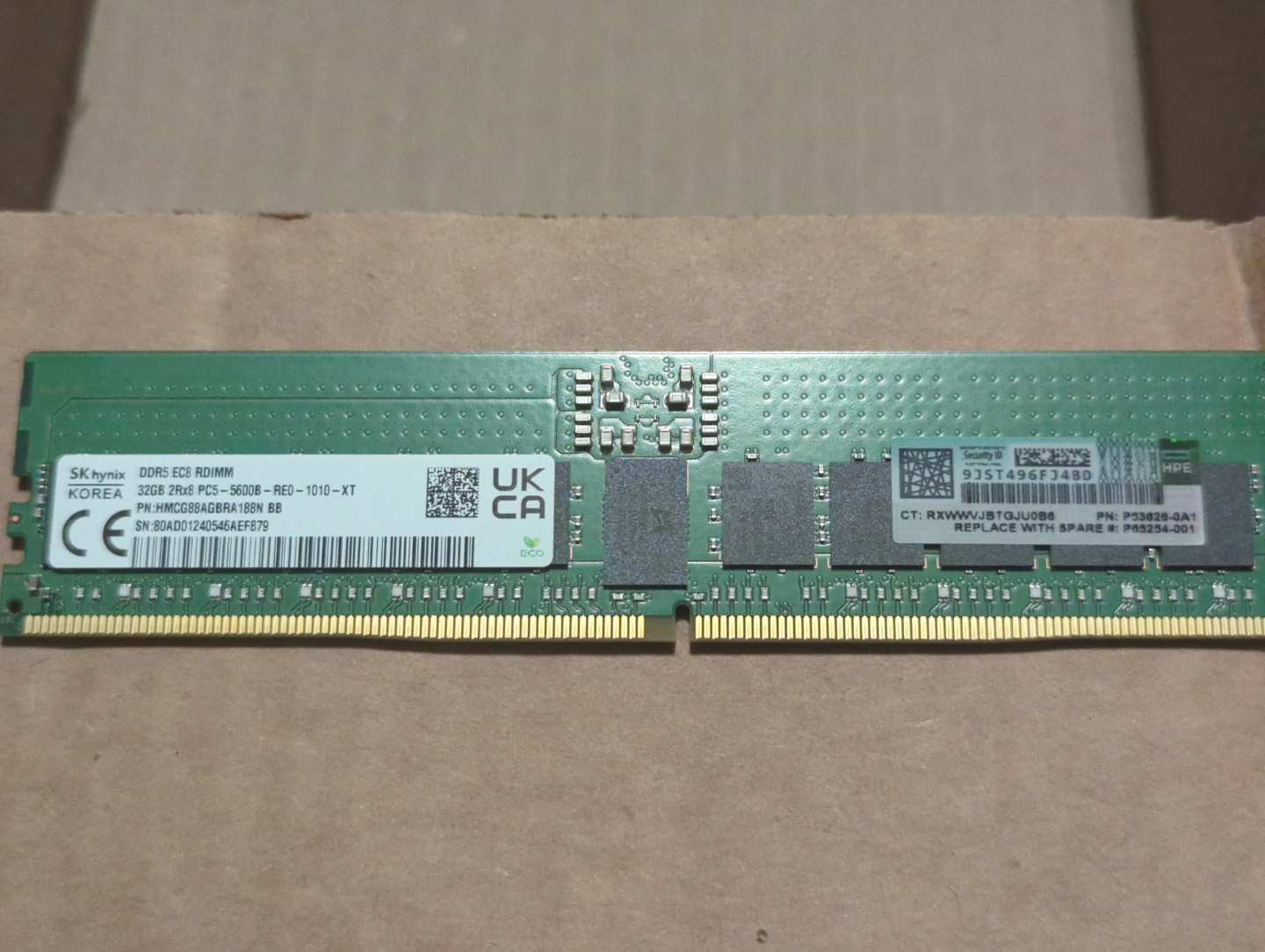 SK hynix 32GB DDR5 EC8 RDIMM PC5-5600B