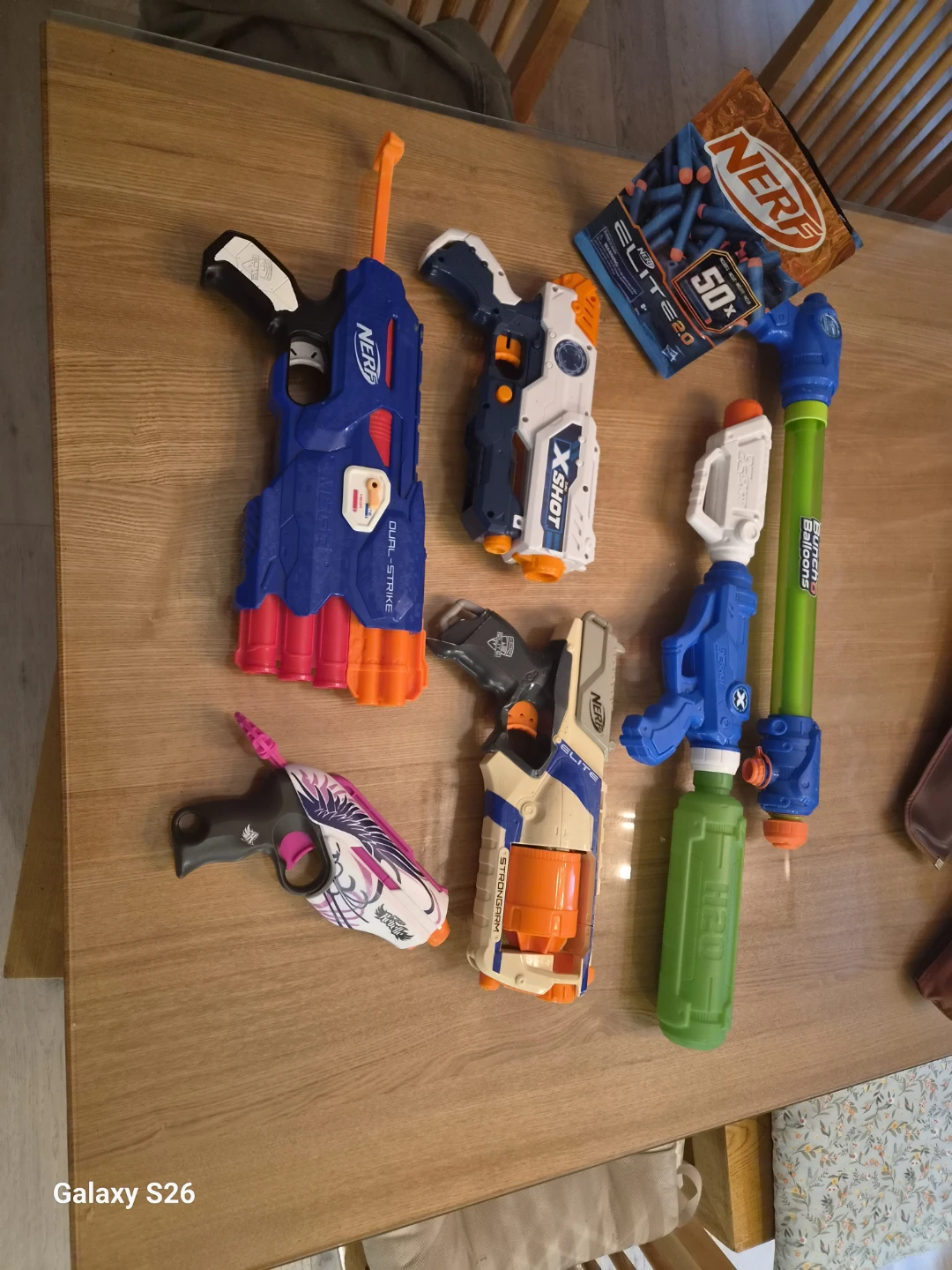 4 Nerf guns and bullets, 2 water gun (toys)