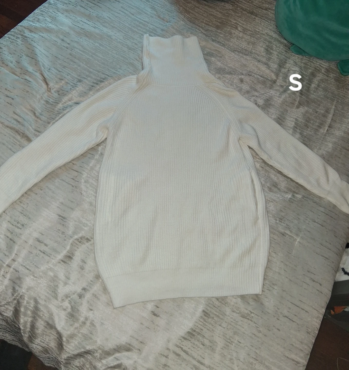 Women's clothing - photo 5