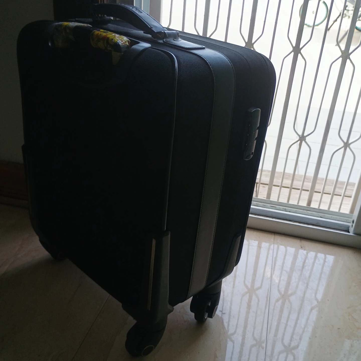 WANTAMA Black Carry-On Spinner Suitcase - photo 2