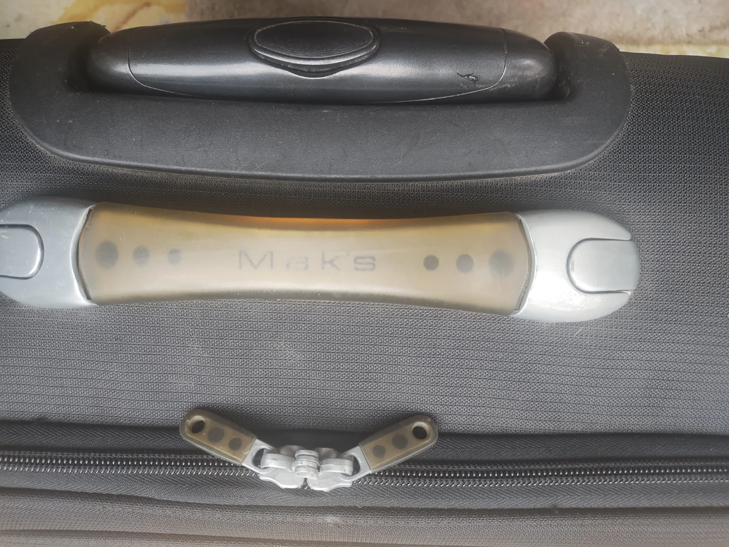 Mak's 2 wheel carry on rolling bag - photo 5