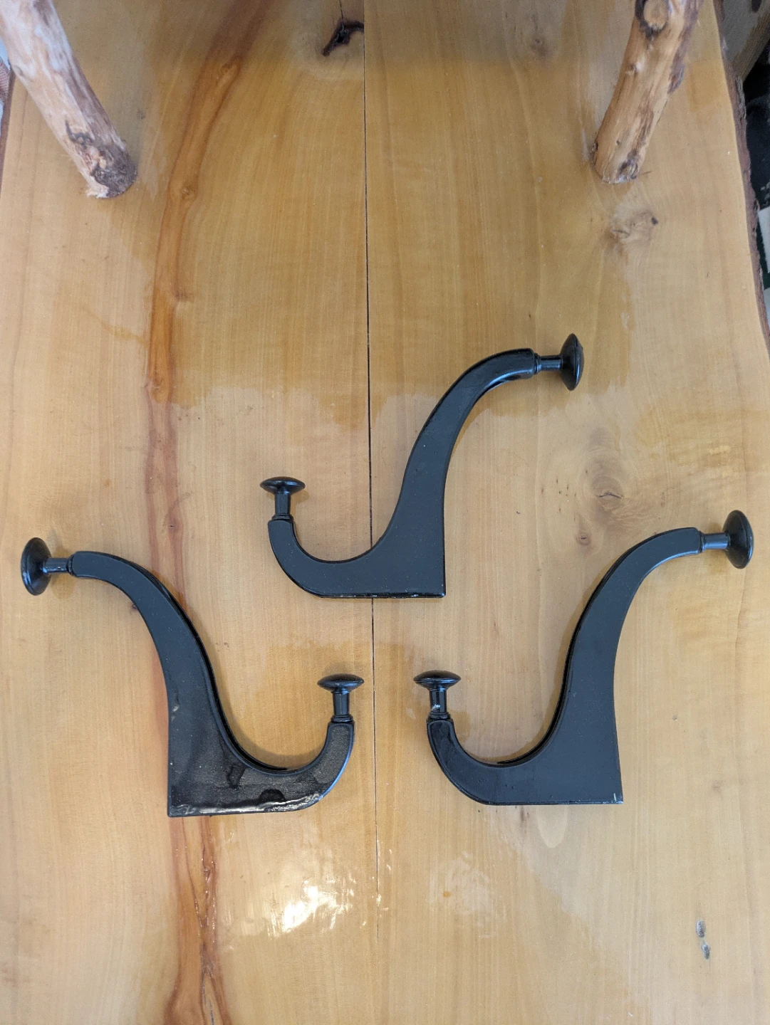 Three Wall-Mounted Hooks and HoMedics SoundSpa - photo 4