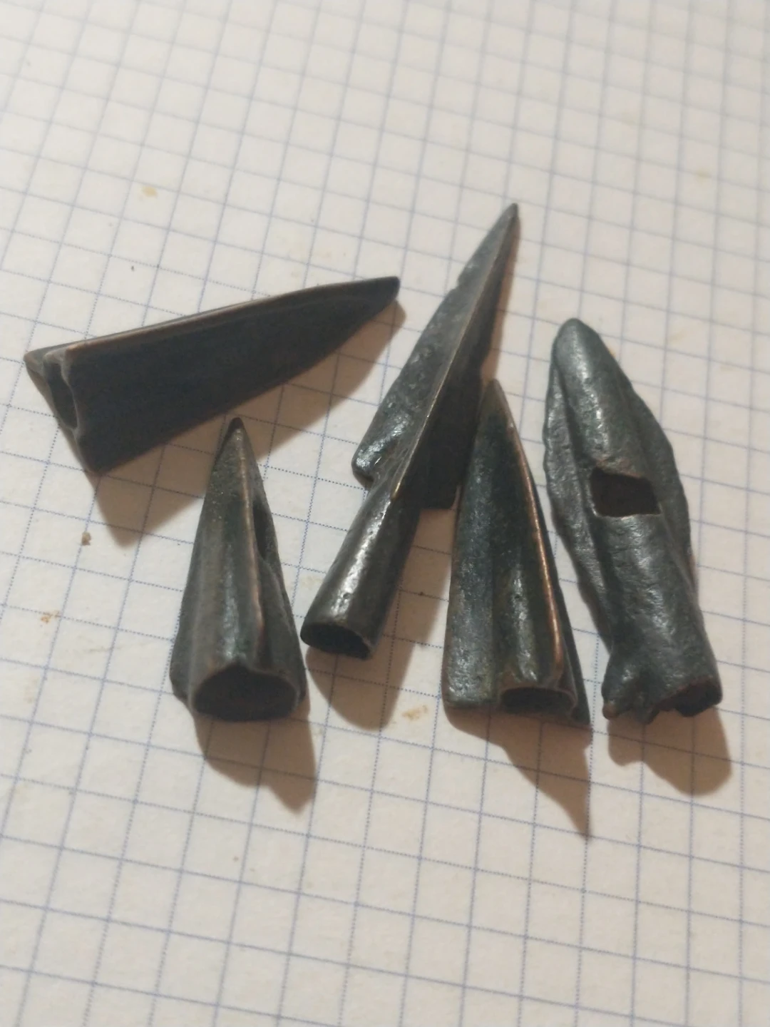C. 1st-3rd century ancient Roman arrowheads, lot of 5 - photo 2