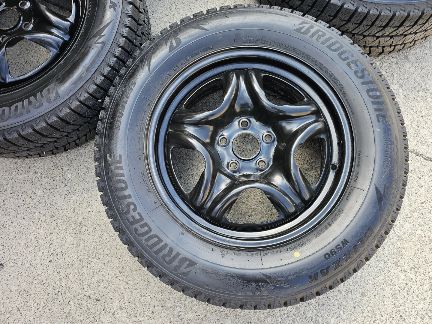 TOYOTA RAV4 WINTER TIRES ON STEEL RIMS 225/65 R17 - photo 3