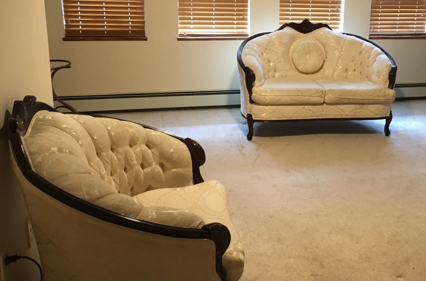 Victorian Style Sofa - photo 2