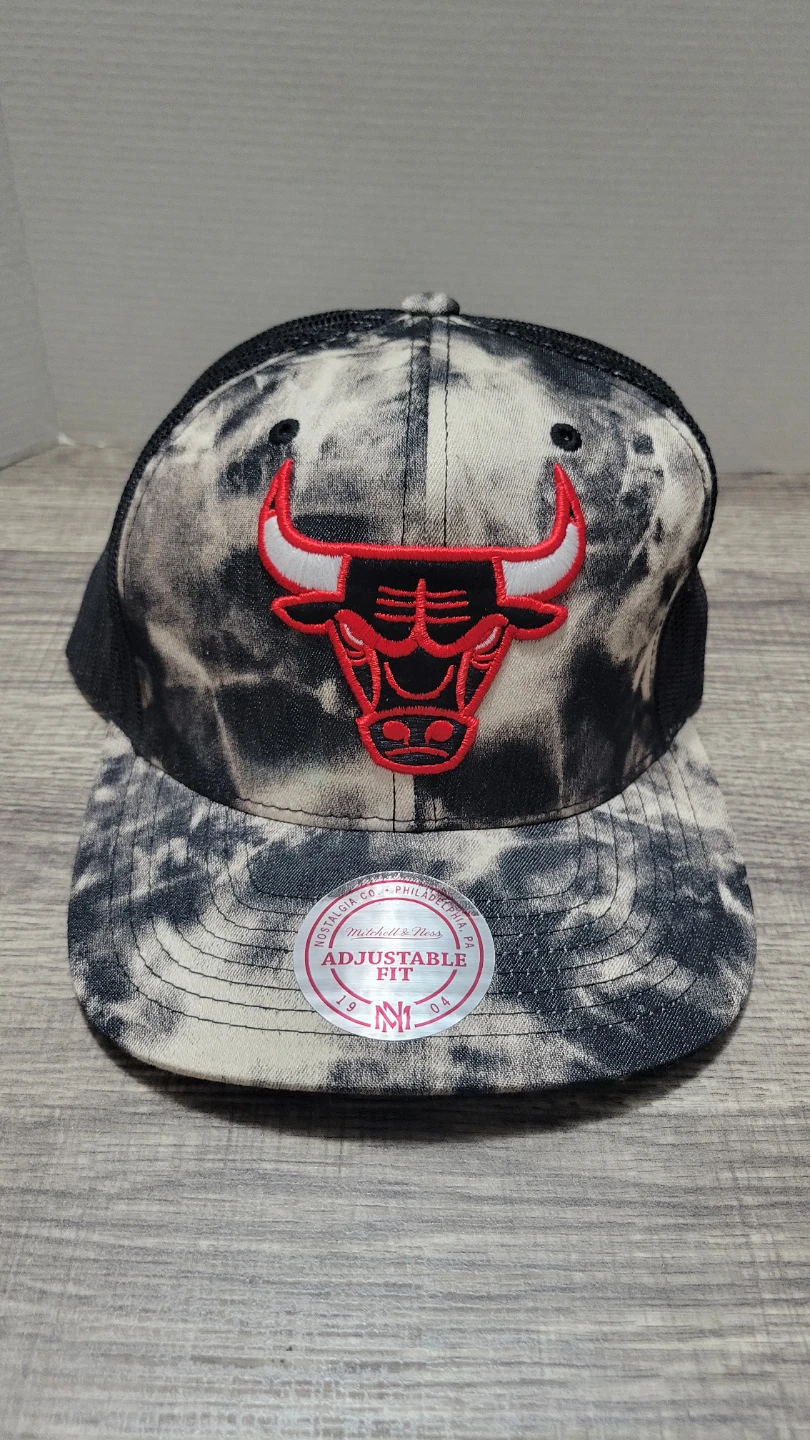 Mitchell & Ness Chicago Bulls Adjustable Fit Hat