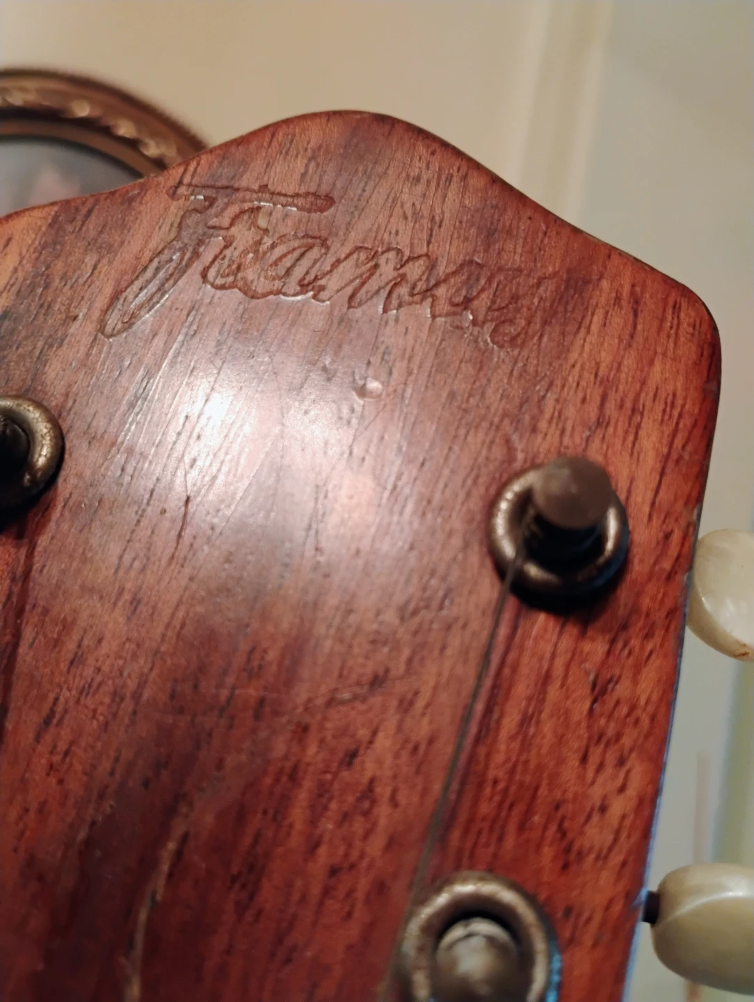 Vintage guitar - photo 3