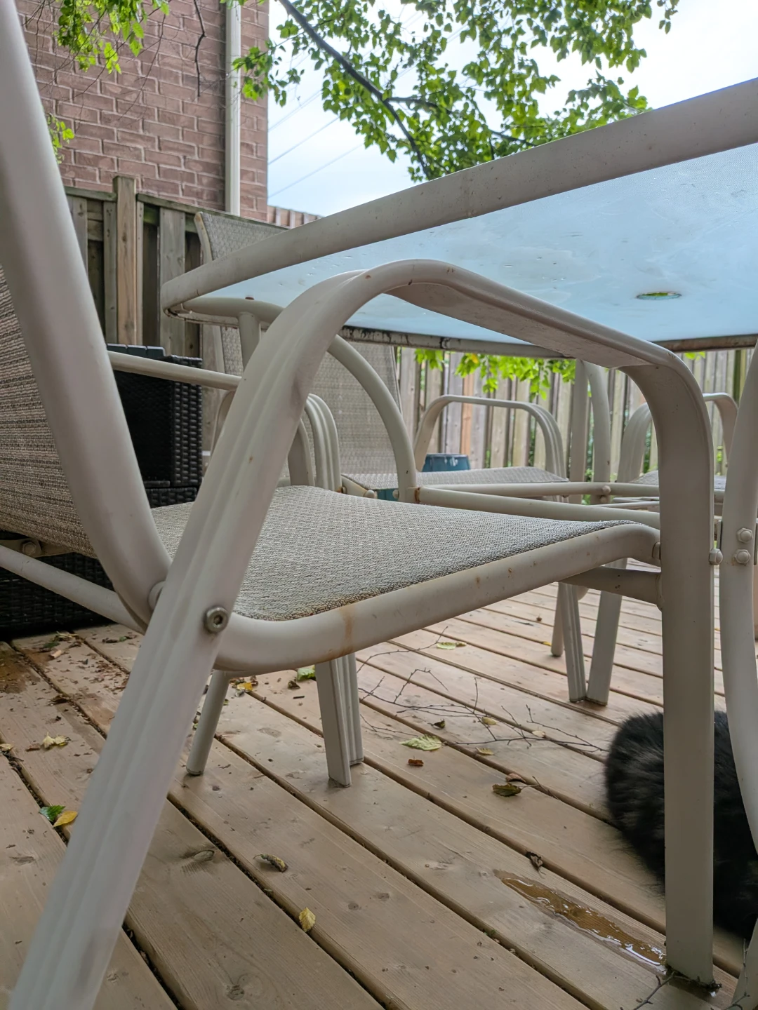 Glass top patio table with 4 chairs - photo 3