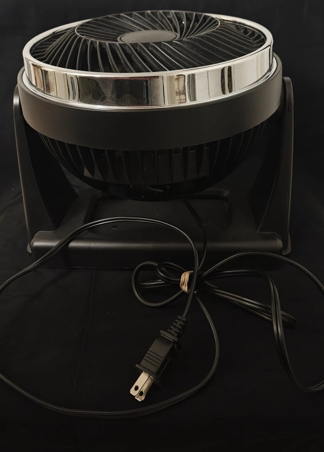 Black Tiltable Desk Fan 9-inch, 3 speed - photo 4