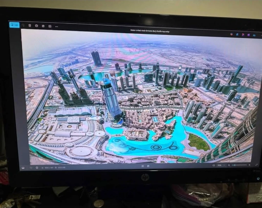 HP 23" HD  Monitor with hdmi cable - photo 2
