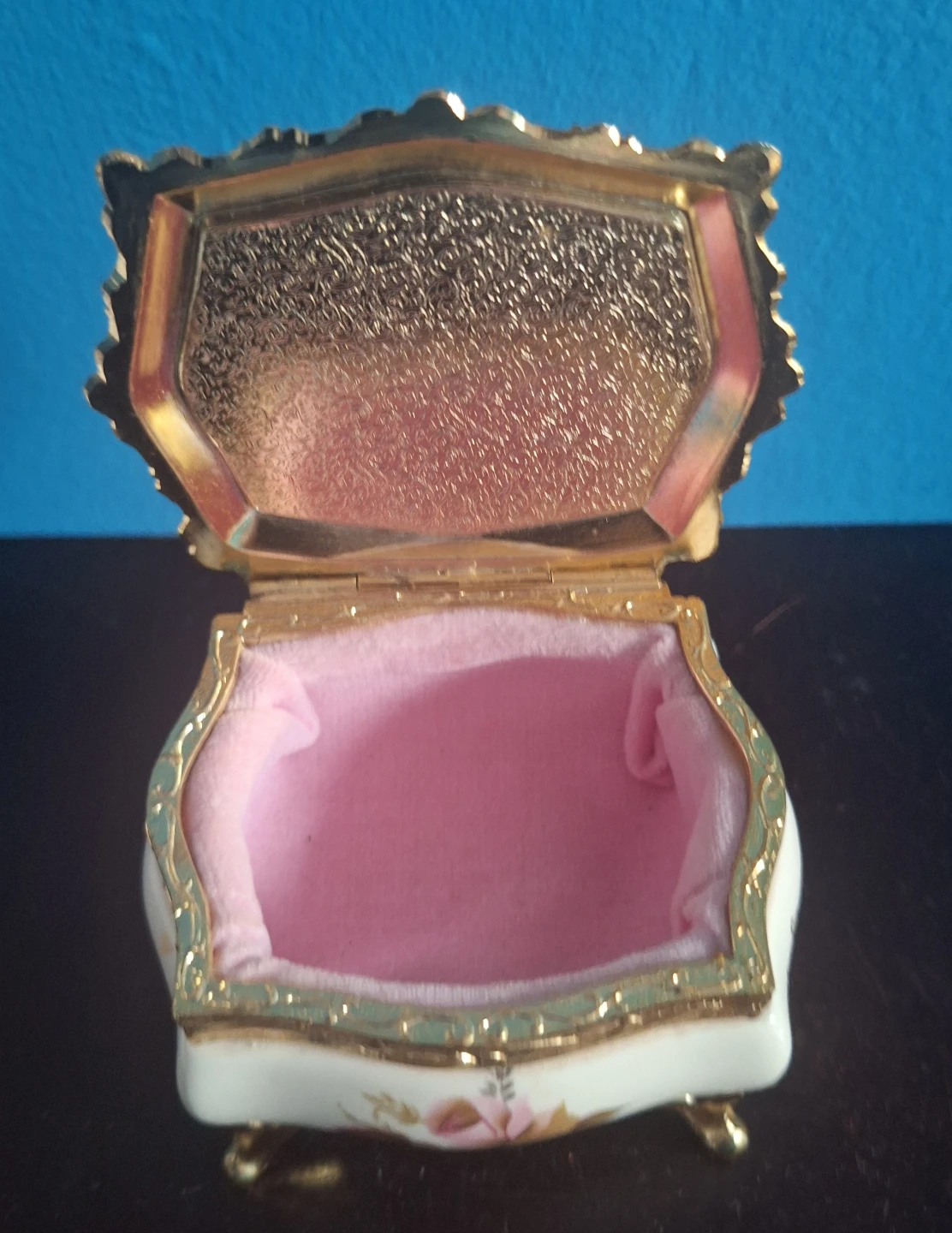 Vintage  1976 porcelain and brass Trinket Box - photo 3