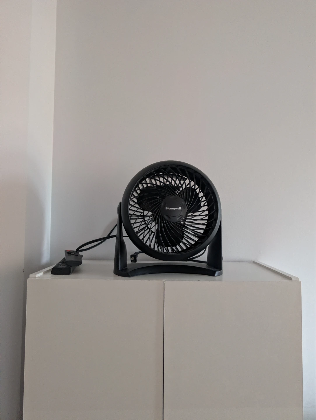 Honeywell Black Desktop Fan