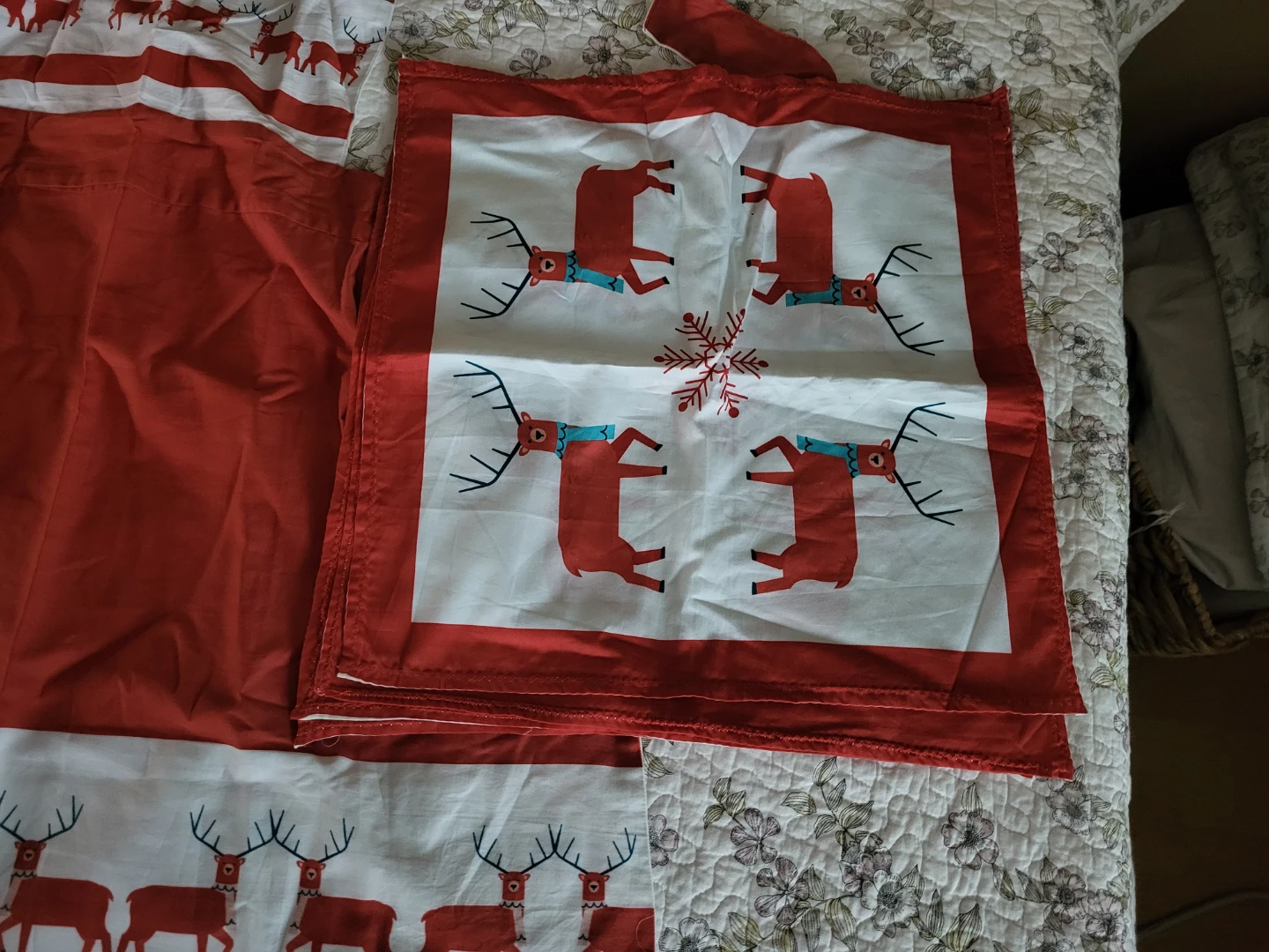 Christmas Kitchen Set - Red with Reindeer - photo 2
