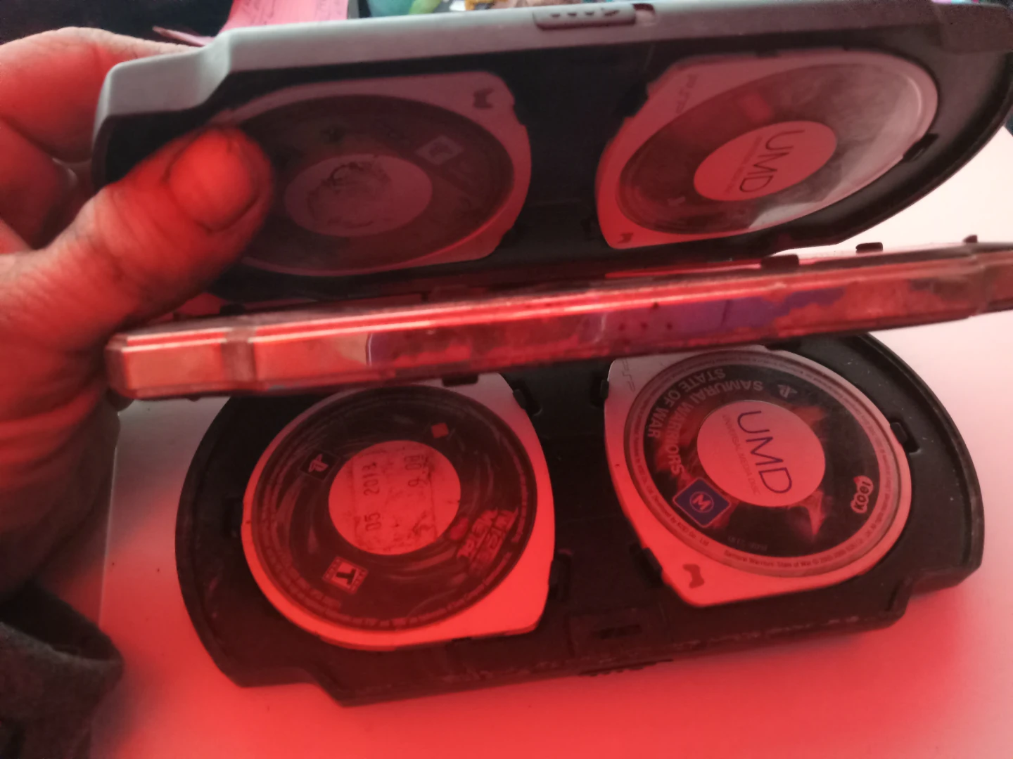 PSP case and games - photo 2
