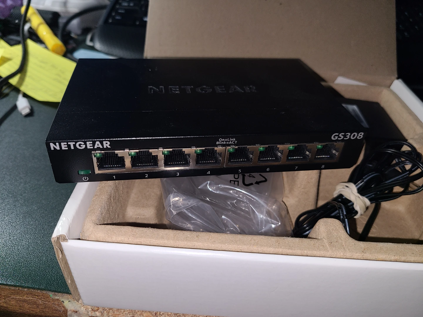 NETGEAR GS308 8-Port Gigabit Ethernet Unmanaged Switch - photo 3