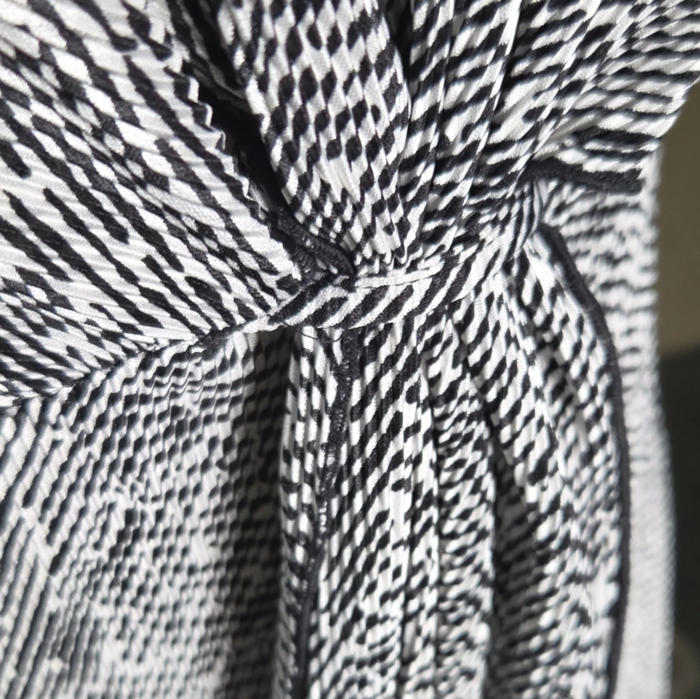 Women's Black & White Abstract Print Tunic Top - photo 3