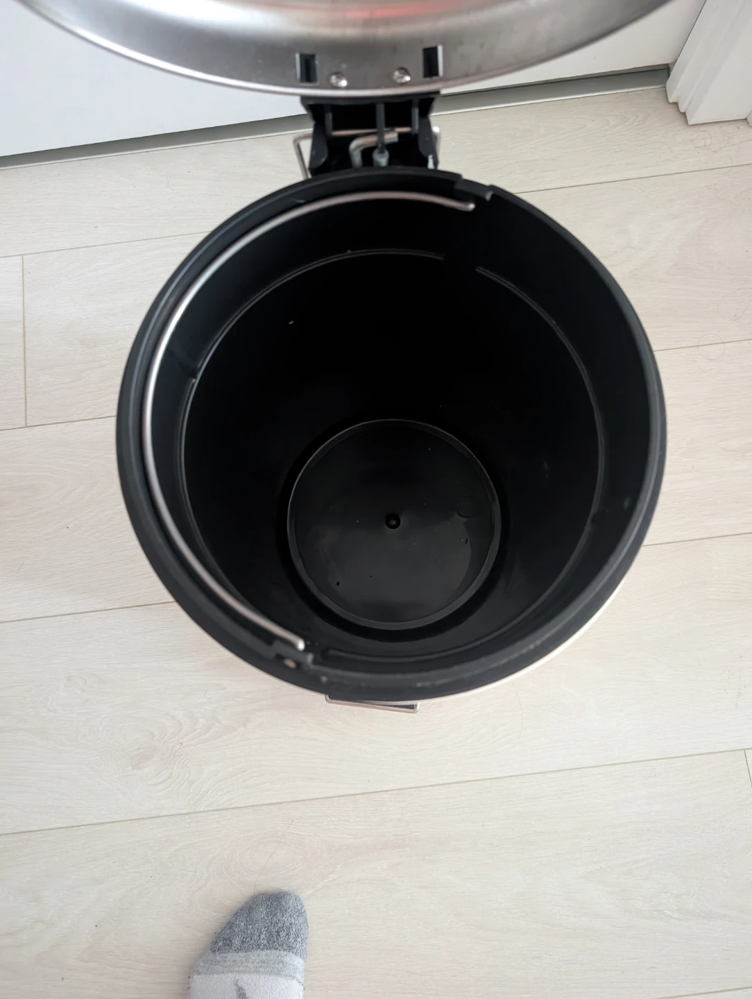 White and Stainless Steel Step Can Trash Bin - photo 3