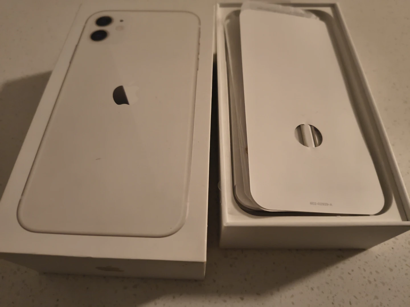 Apple iPhone 11 White it's just a box empty