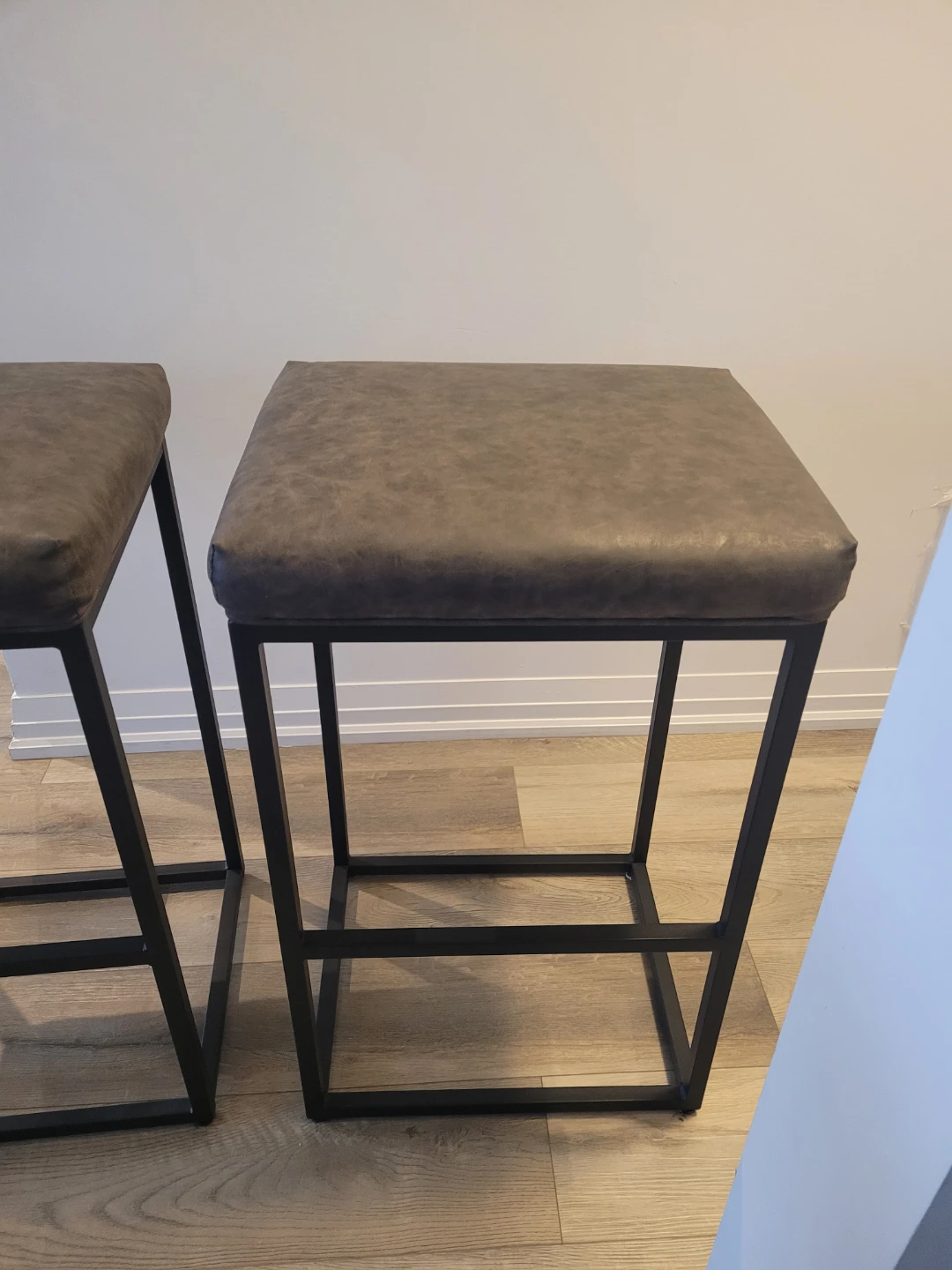 Set of 3 Grey Suede Leather Bar Stools - photo 3
