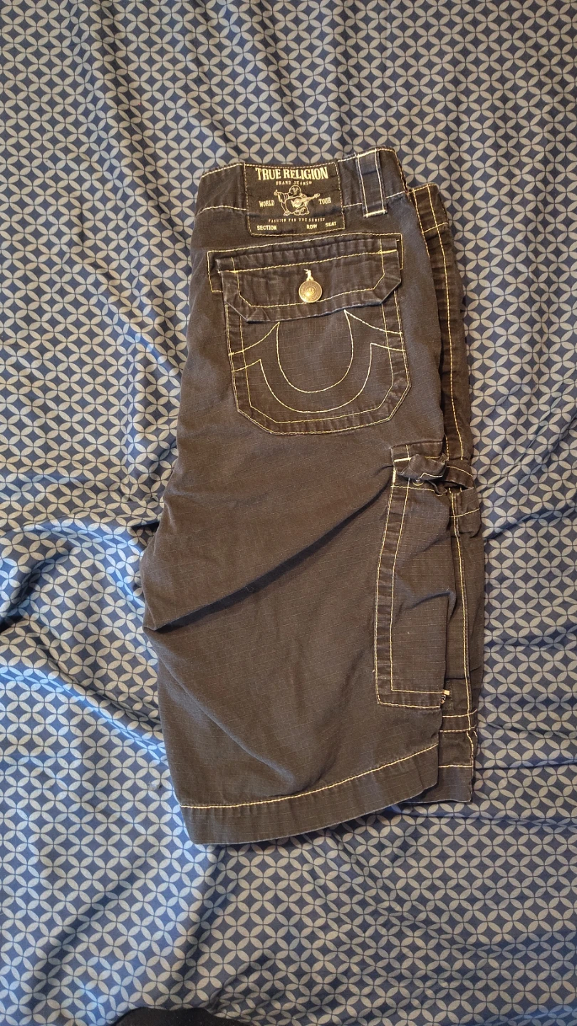 True Religion Cargo jorts or Shorts Size 30 - photo 2