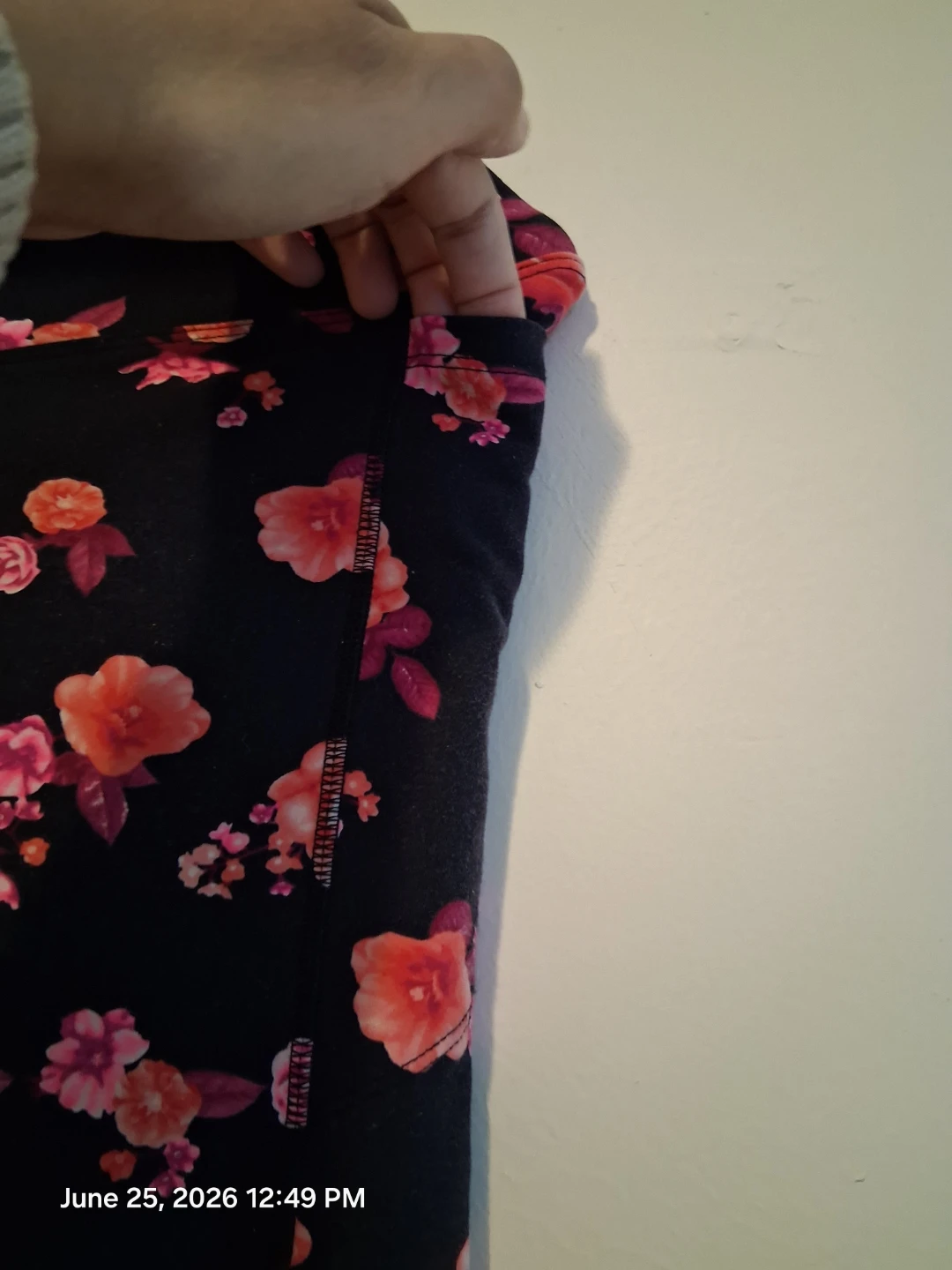 PINK Ultimate Floral Leggings Size M - photo 3