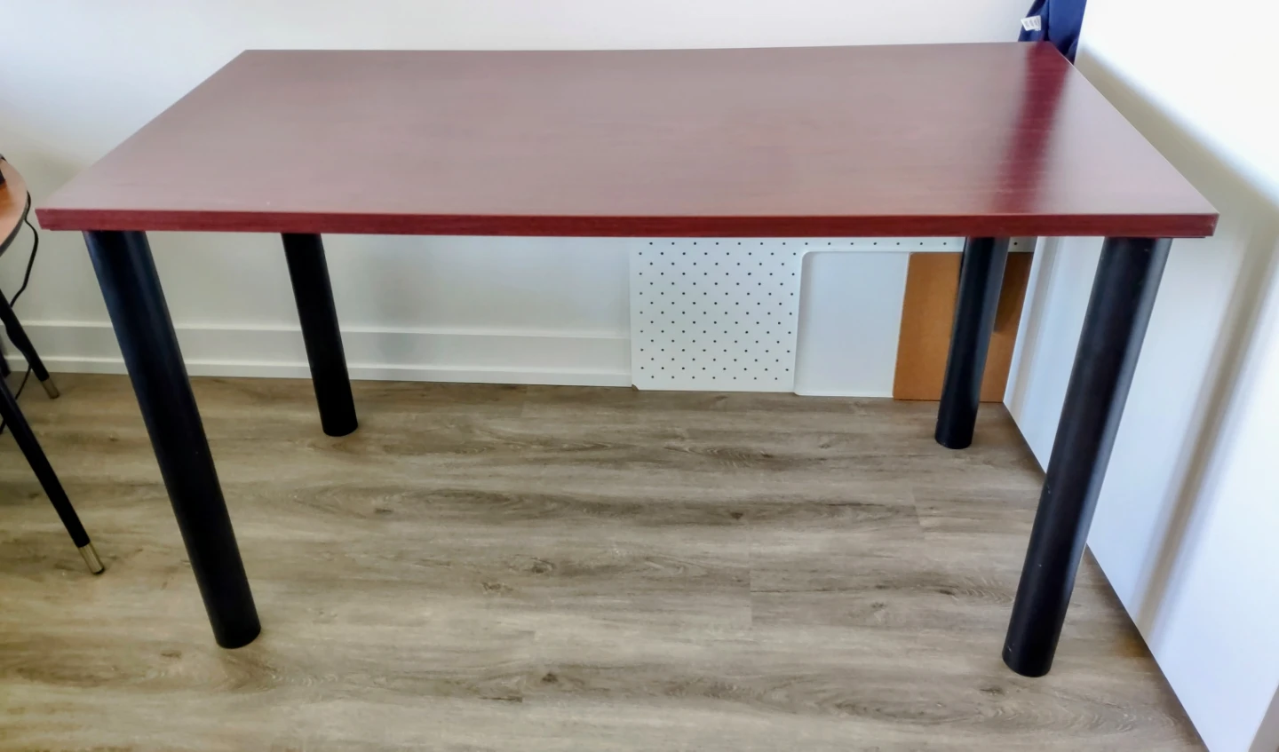 Cherry Work Desk 48 x 24 in. and Black Metal Legs - photo 2