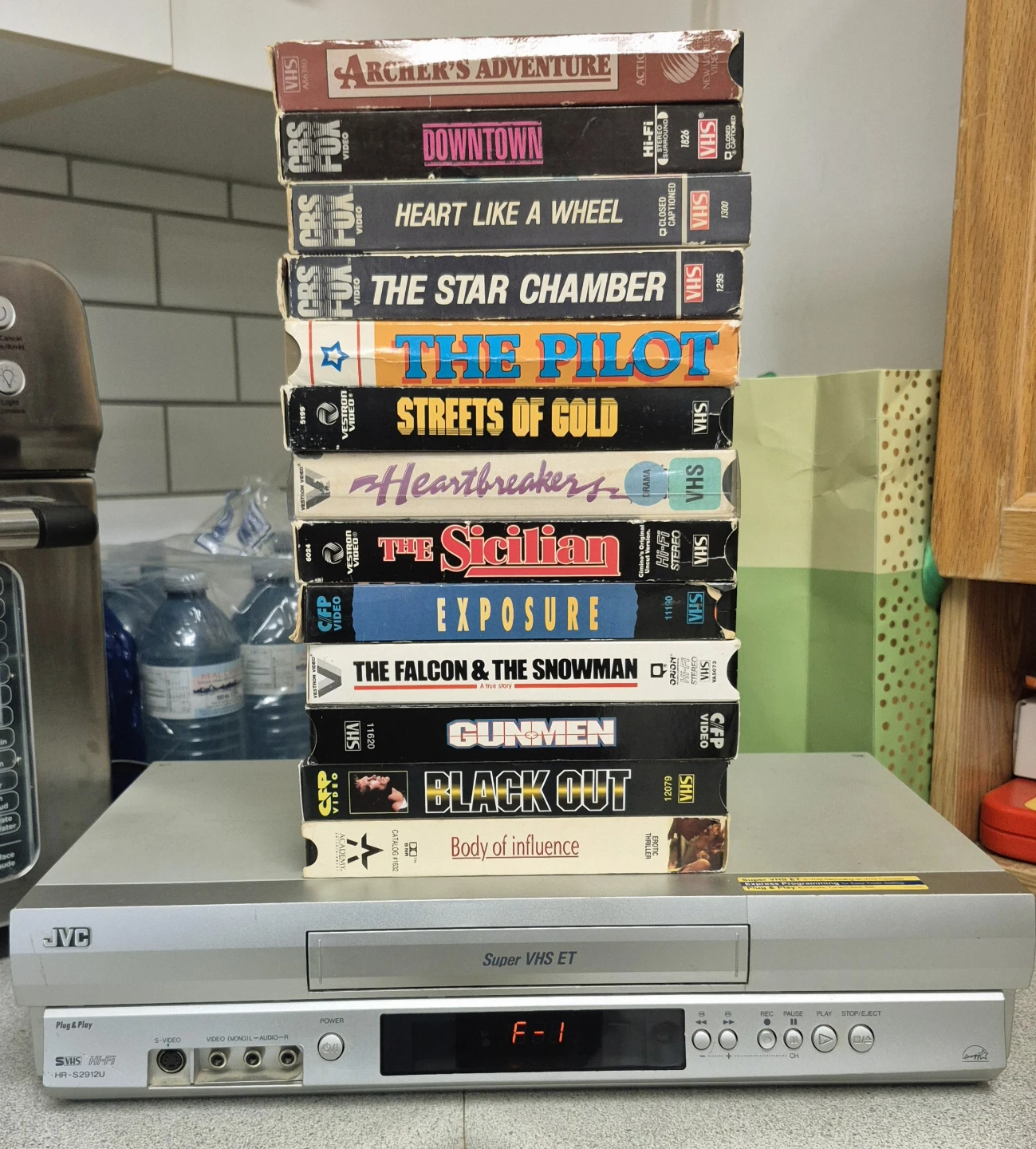 JVC Super VHS ET VCR with Remote & 13 action vhs movies bundle