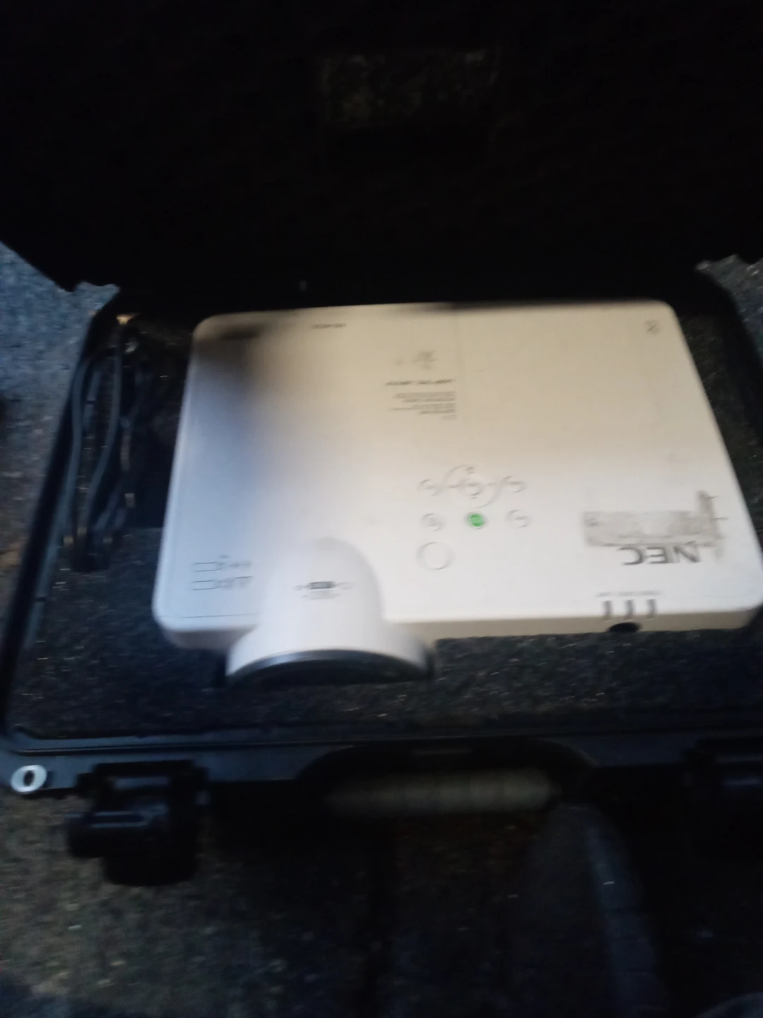 NEC NP-P471N Projector - photo 2
