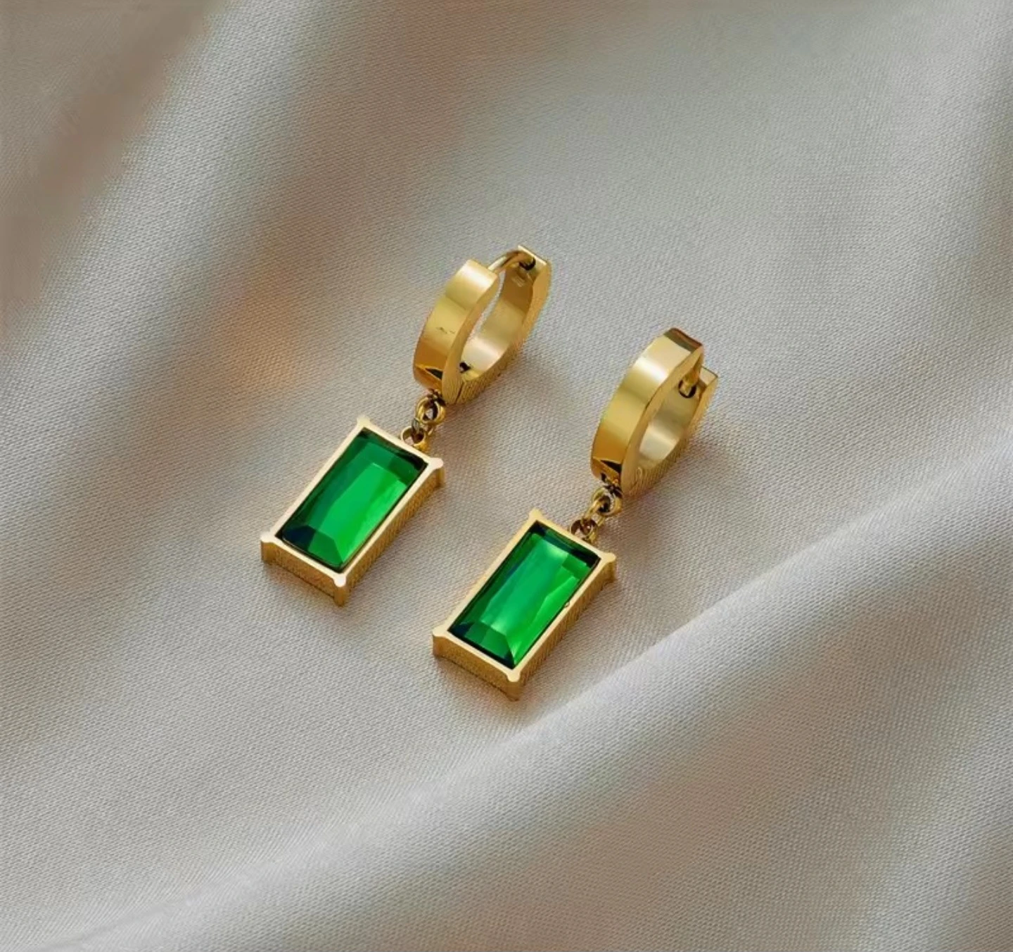 Gold coloured necklace and earrings - photo 3