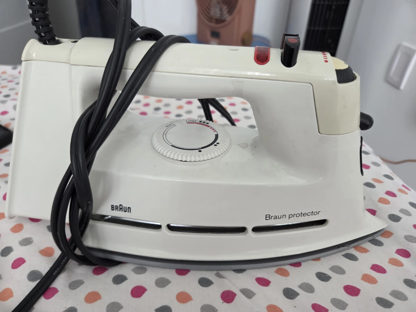 Braun Steam Iron - photo 2