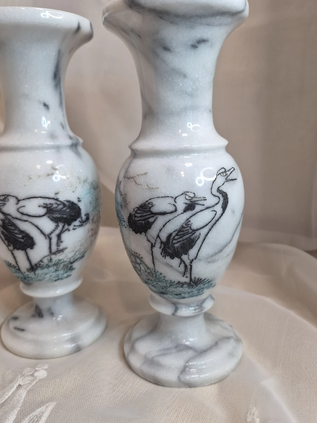 Pair of Vintage 8" Tall White Marble Stone Vases.. - photo 5