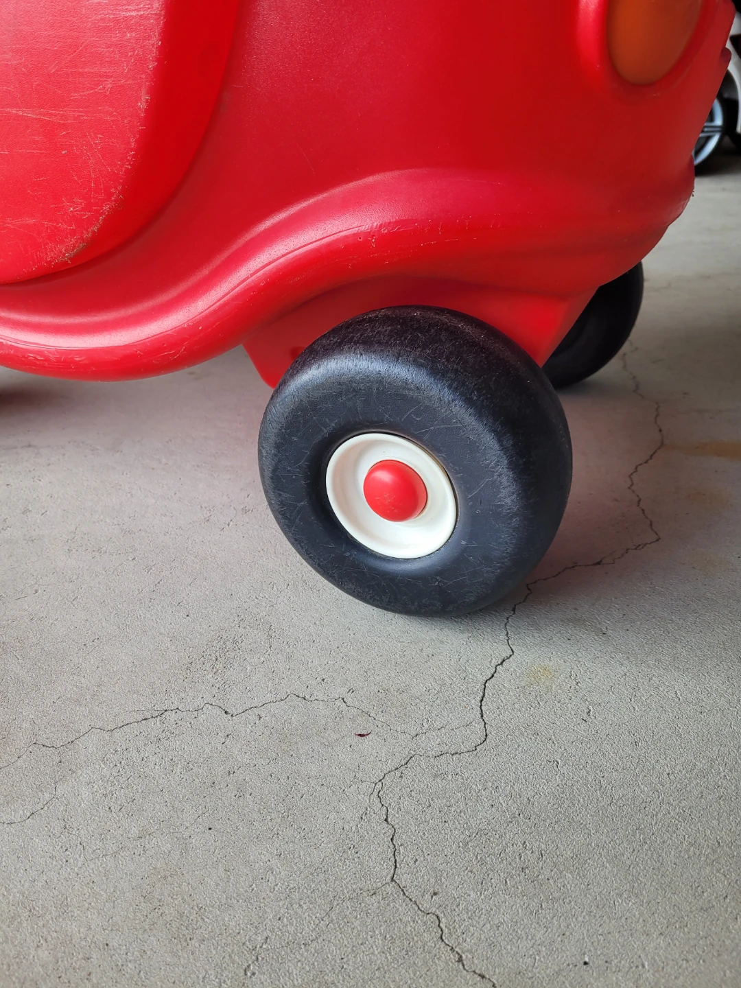 Little Tikes Cozy Coupe - Red/Yellow - photo 5