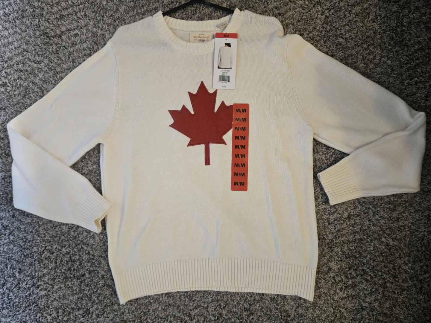 NEW Canadian Maple Leaf Sweater - M