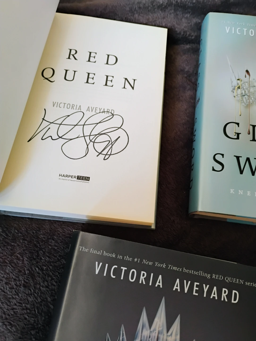 Signed Victoria Aveyard Red Queen Series Books - photo 2