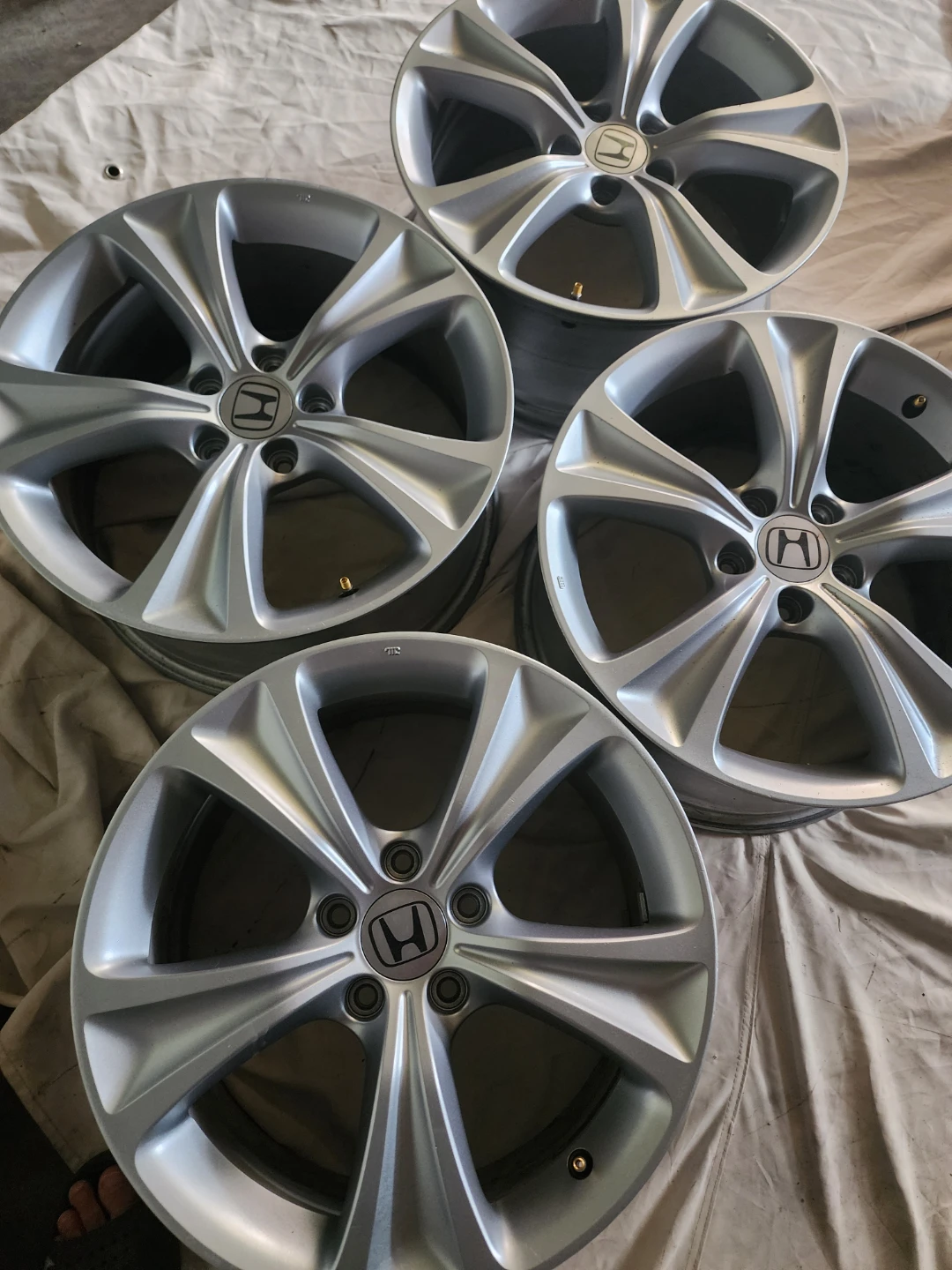 Original 18in Honda rims.