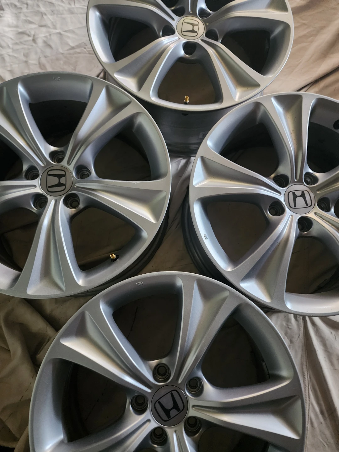 Original 18in Honda rims. - photo 2
