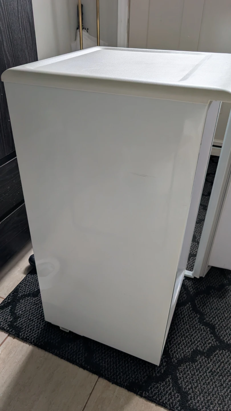 Danby Mini Fridge - photo 4