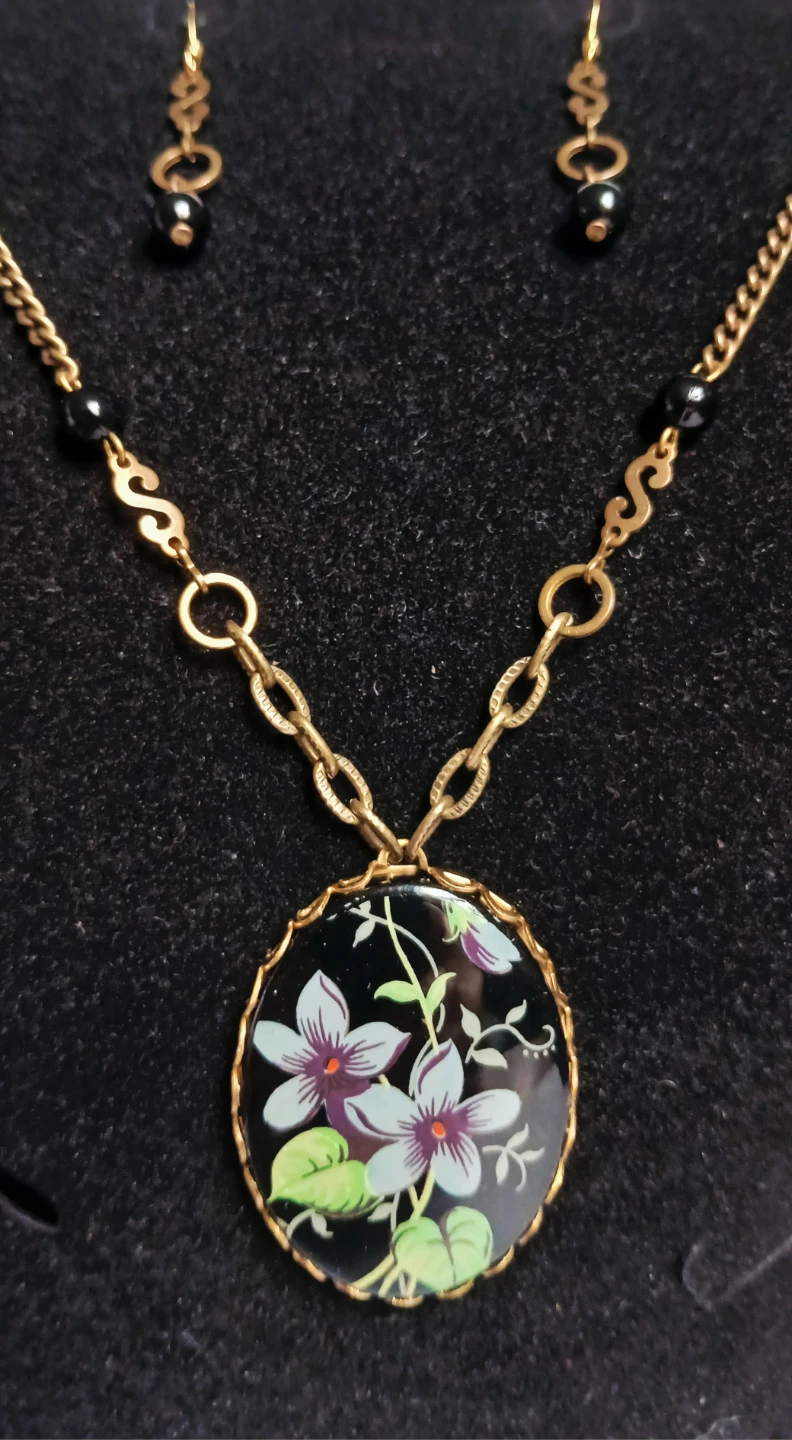 Floral Pendant Necklace and Earring Set - photo 4