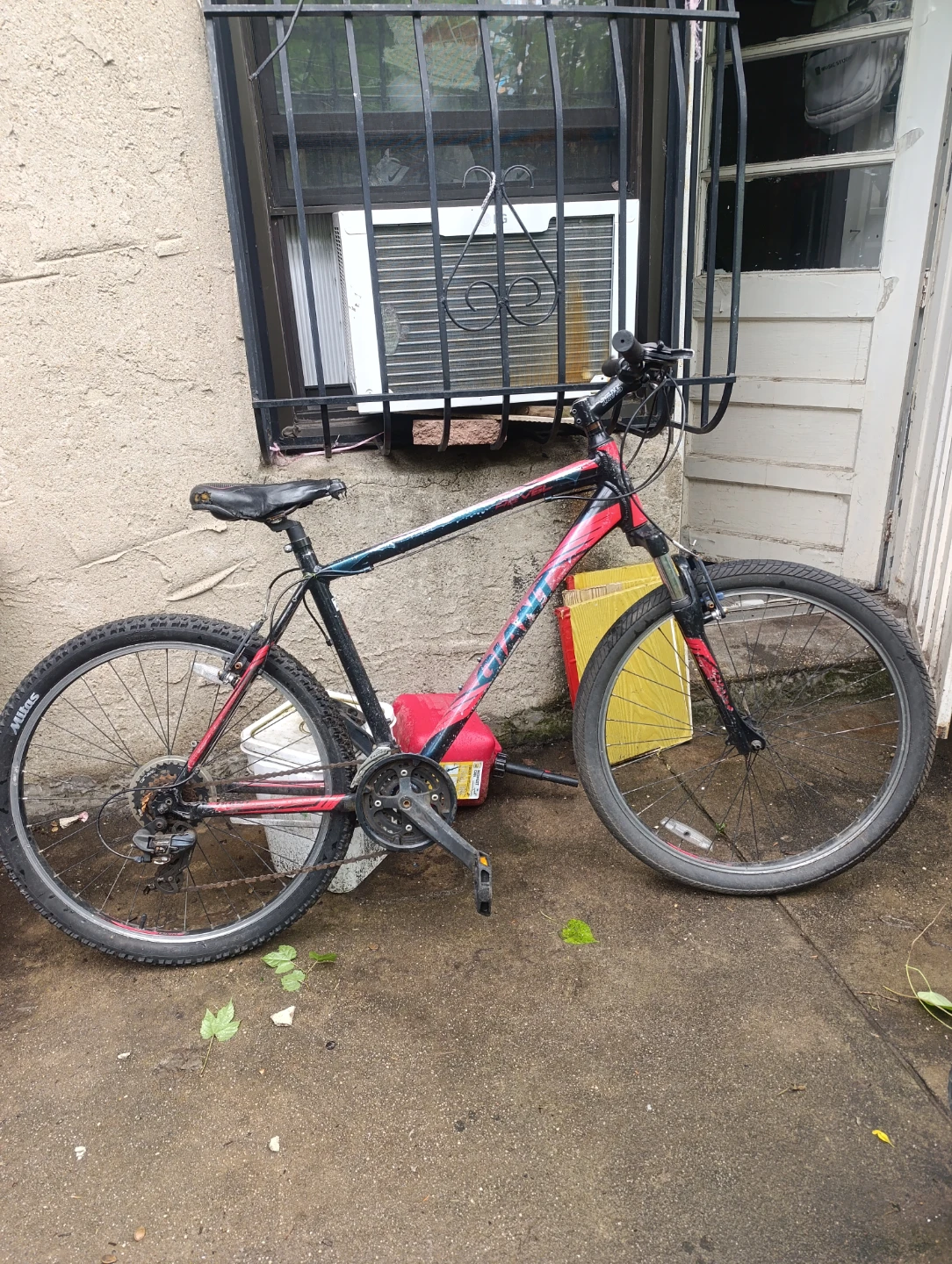Giant Mountain Bike - photo 2