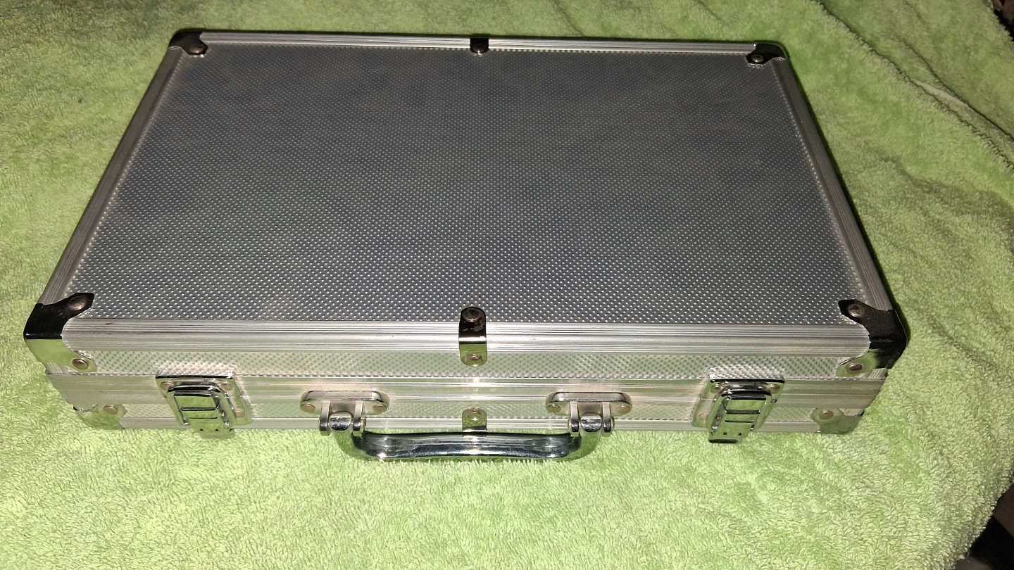 Poker Chip Set with Case and Cards - photo 2