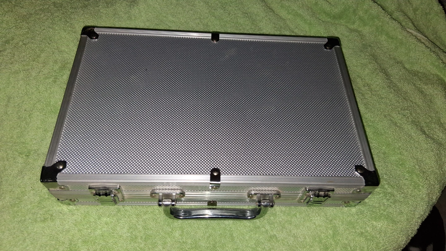 Poker Chip Set with Case and Cards - photo 3