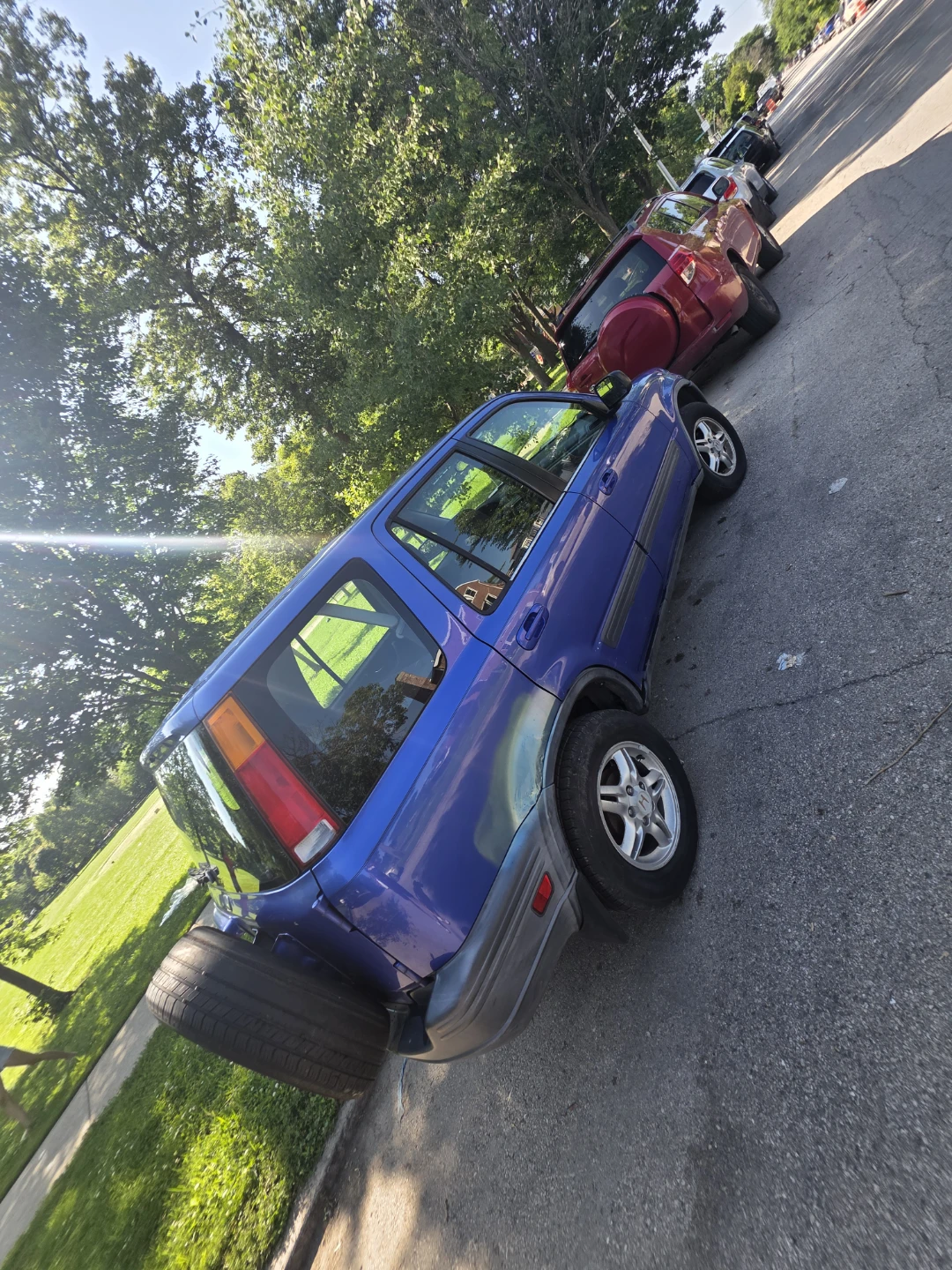 Blue Honda CR-V SUV - photo 5