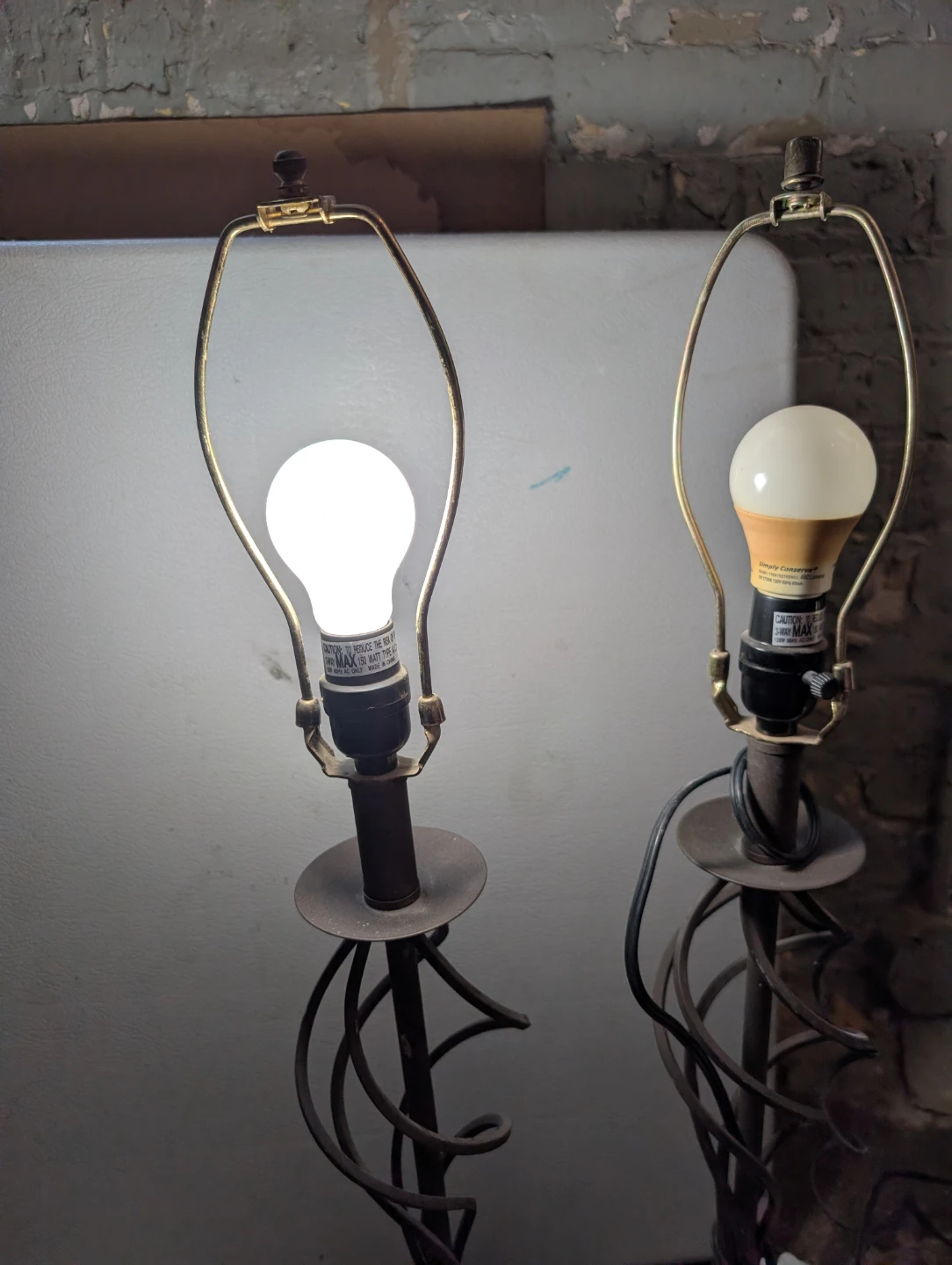 Beautiful vintage lamps! $6 each plus shade - photo 3