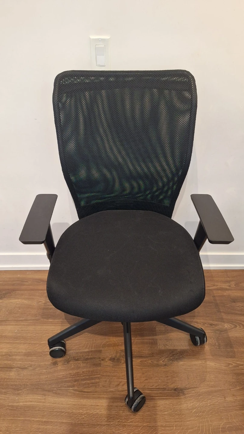Black Mesh Office Chair - photo 2