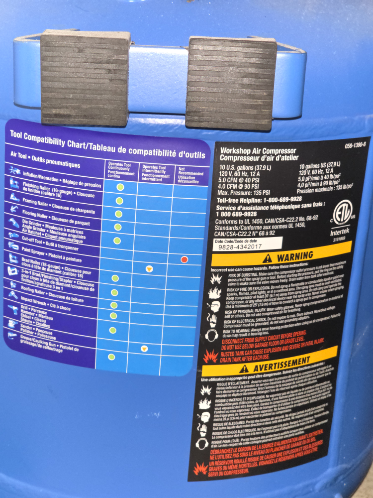 Mastercraft 10 Gallon Air Compressor with Hose