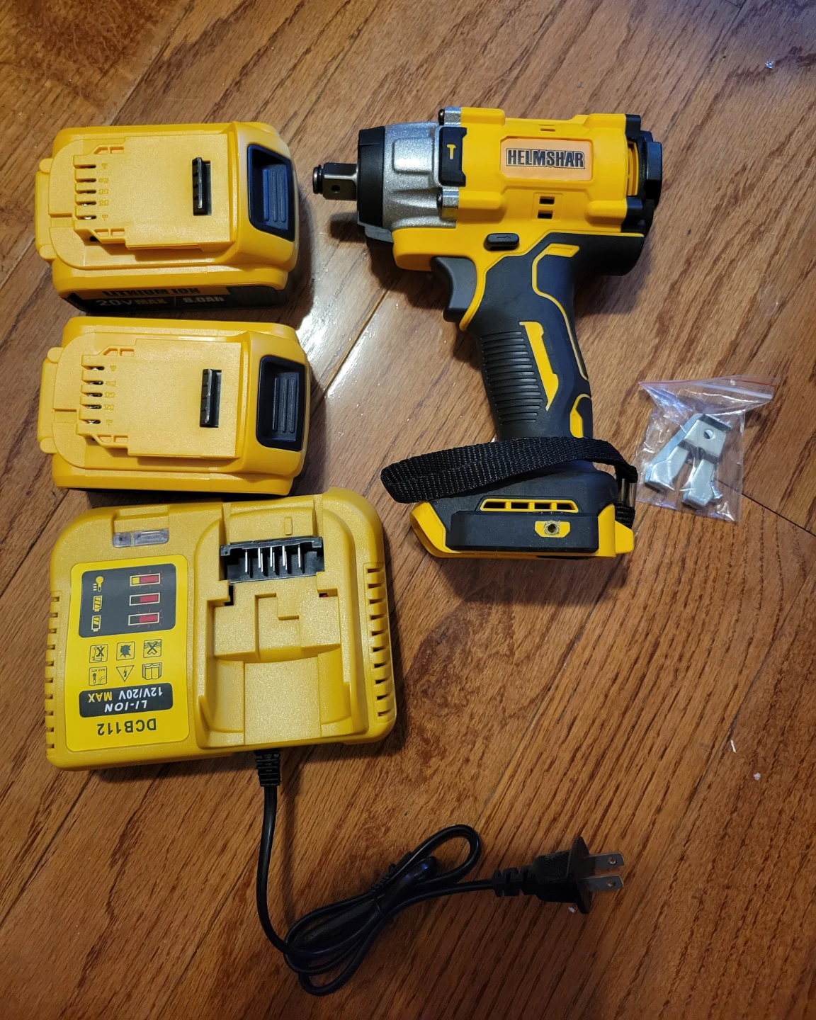 NEW Impact wrench with 2 batteries 8.0Ah & a charger