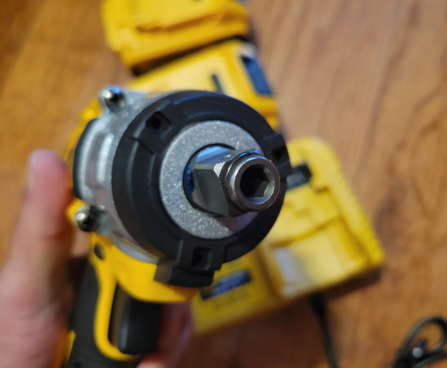 NEW Impact wrench with 2 batteries 8.0Ah & a charger - photo 3