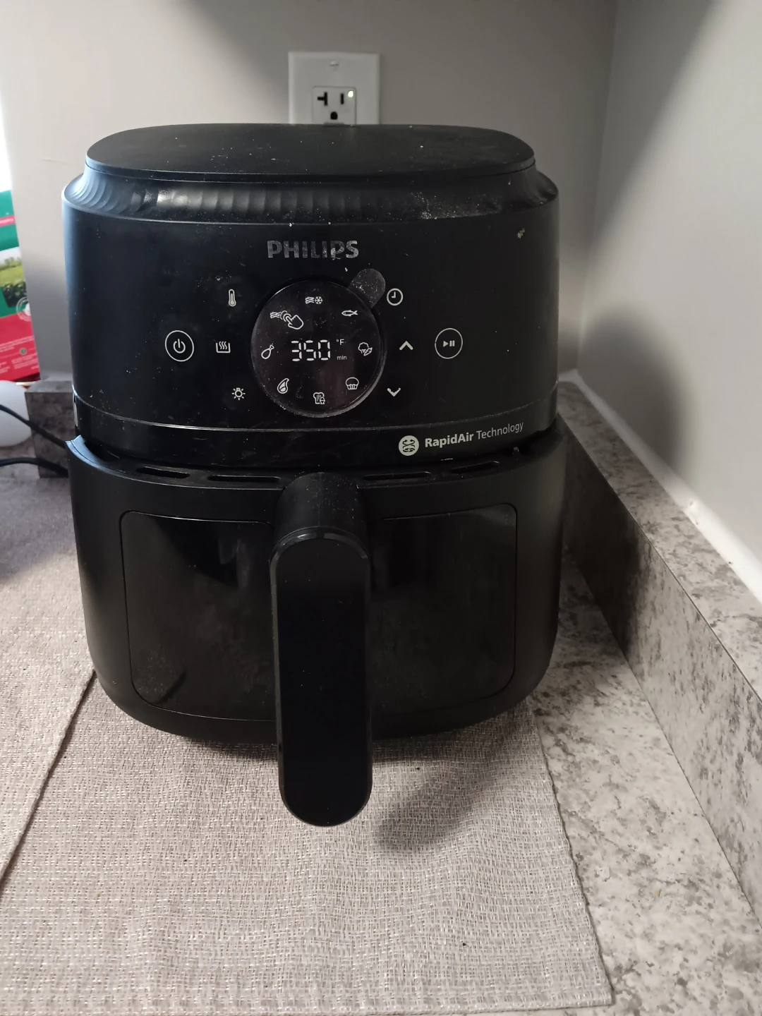 Moving out sale - Philips Rapid Air Technology Air Fryer